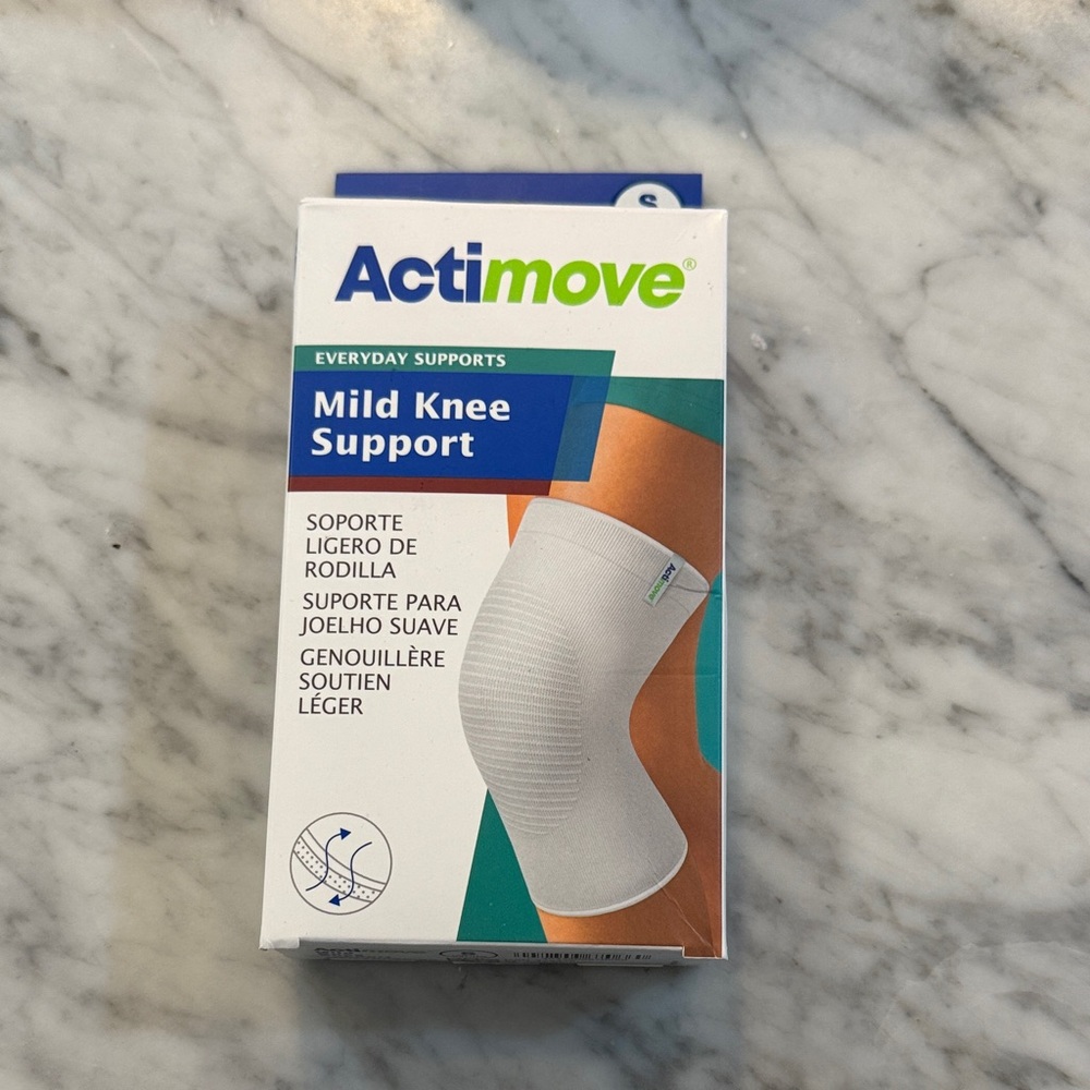 NEW Actimove Mild Knee Support